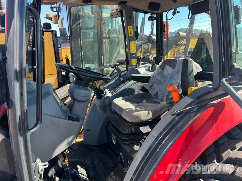 Massey Ferguson MF1760MH 4WD Utility Tractor Трактори