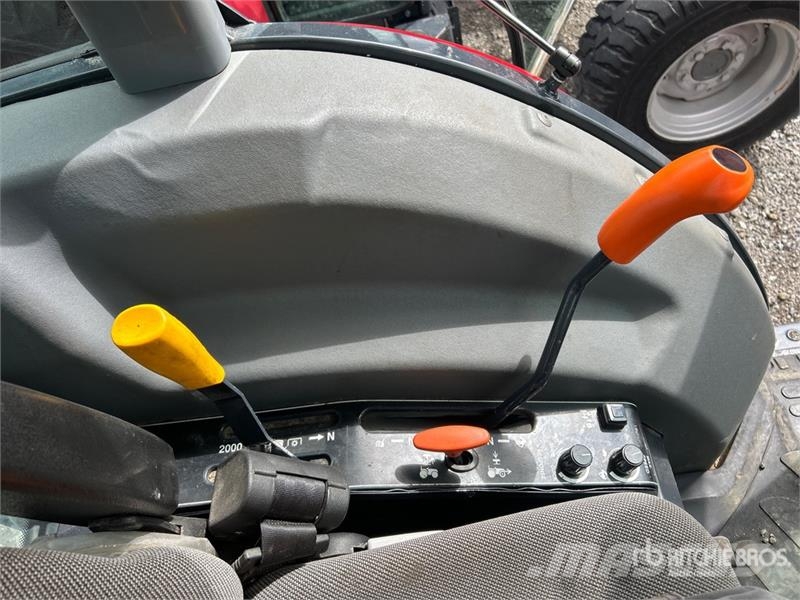 Massey Ferguson MF1760MH 4WD Utility Tractor جرارات مدمجة