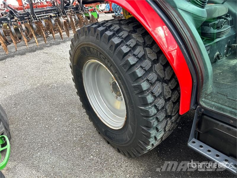 Massey Ferguson MF1760MH 4WD Utility Tractor جرارات مدمجة