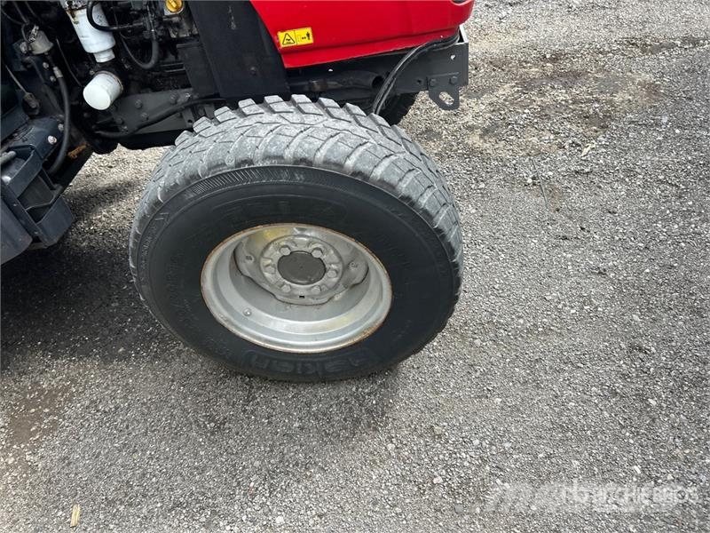 Massey Ferguson MF1760MH 4WD Utility Tractor جرارات مدمجة