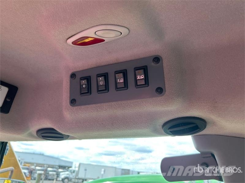 Massey Ferguson MF1760MH 4WD Utility Tractor جرارات مدمجة