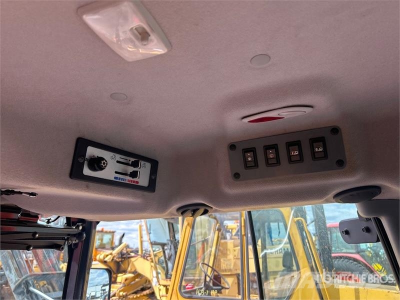Massey Ferguson MF1760MH 4WD Utility Tractor جرارات مدمجة