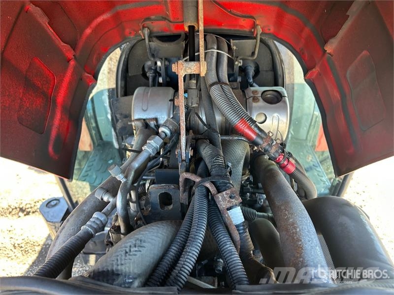 Massey Ferguson MF1760MH 4WD Utility Tractor Трактори