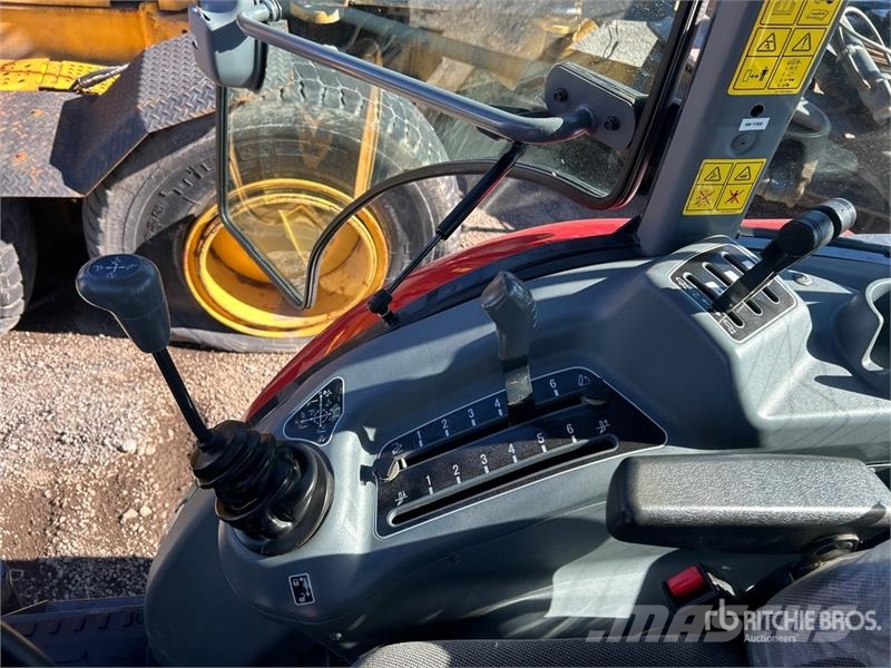 Massey Ferguson MF1760MH 4WD Utility Tractor Трактори
