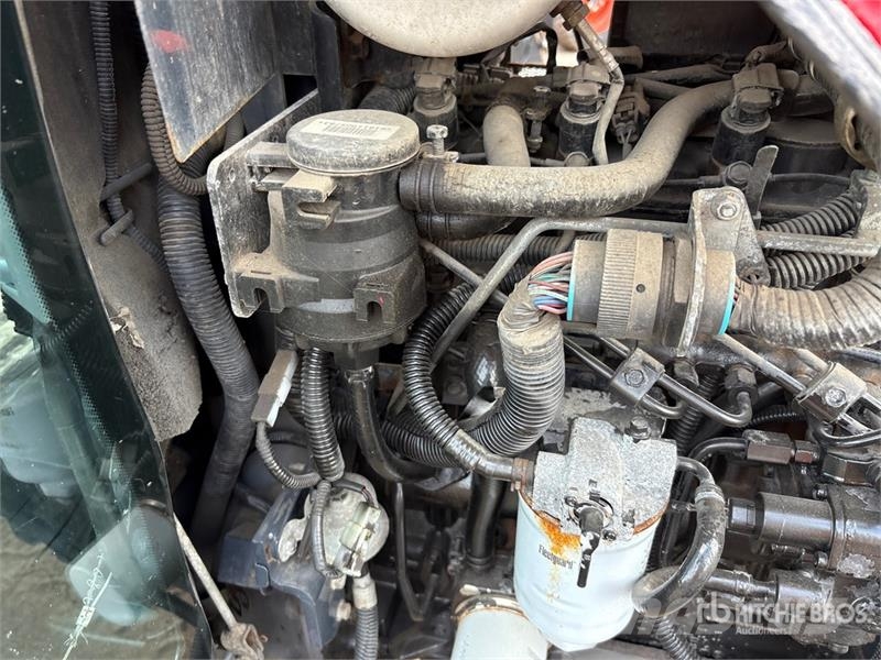 Massey Ferguson MF1760MH 4WD Utility Tractor (Inoperable) 小型拖拉机