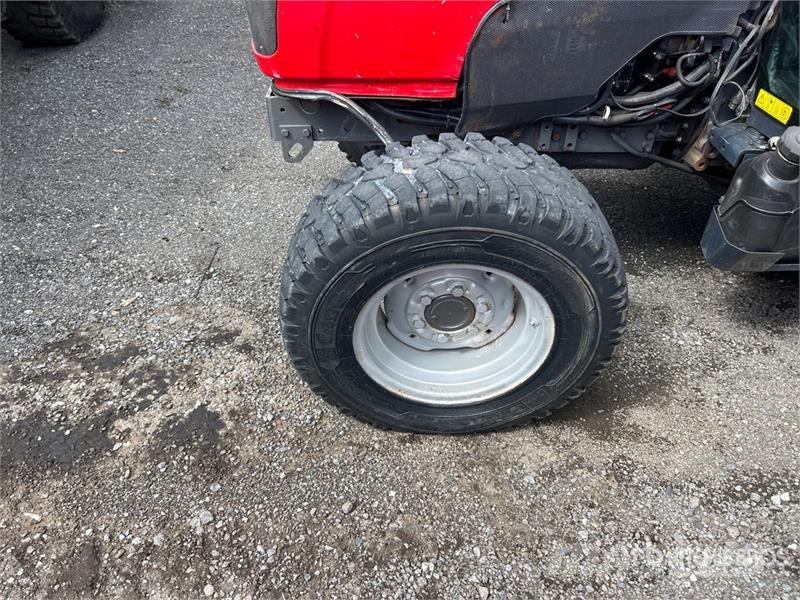 Massey Ferguson MF1760MH 4WD Utility Tractor جرارات مدمجة
