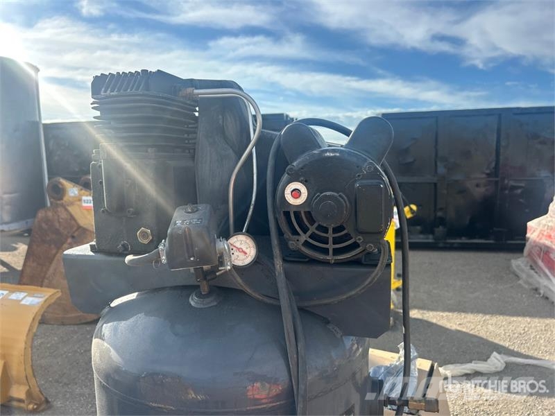 Master Craft Craft Maximum Skid-Mounted 60 gal Air Compre Kompresory