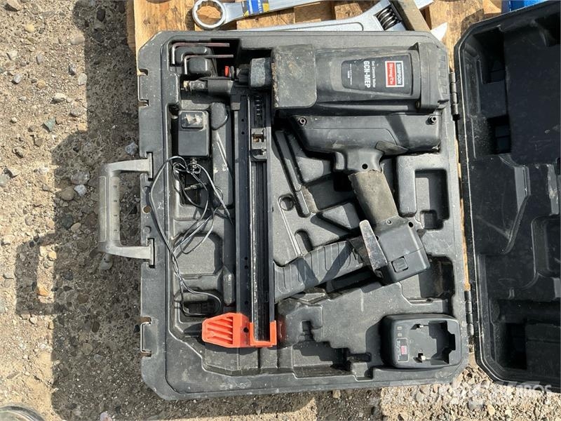 Mastercraft Tool Set, Makita Bit Set, UCAN Fastening Tool, Sim Outros componentes