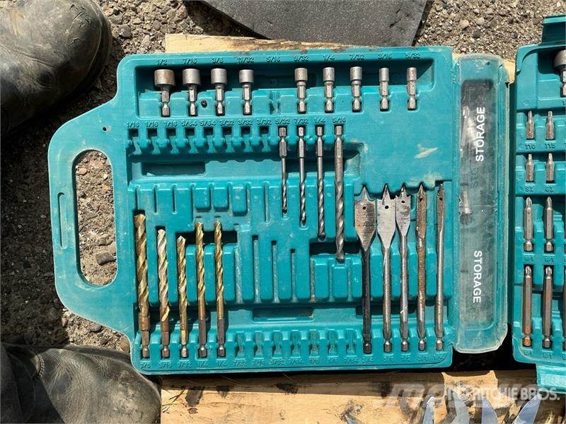 Mastercraft Tool Set, Makita Bit Set, UCAN Fastening Tool, Sim Outros componentes