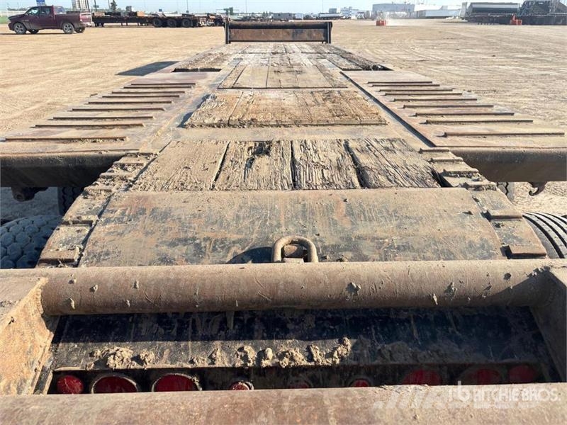 Matrixx 55 ft Tri/A Folding Neck Trailer Низкорамные прицепы
