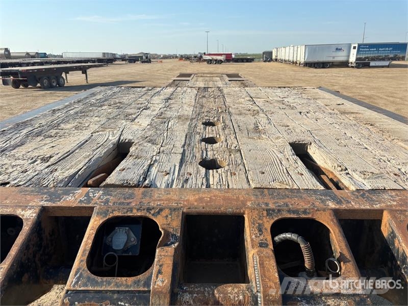 Matrixx 55 ft Tri/A Folding Neck Trailer Низкорамные прицепы