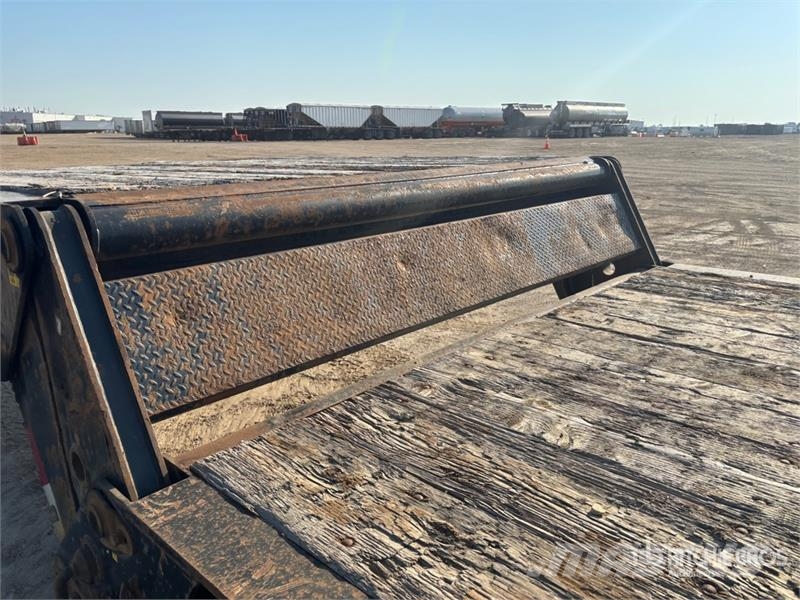 Matrixx 55 ft Tri/A Folding Neck Trailer Низкорамные прицепы