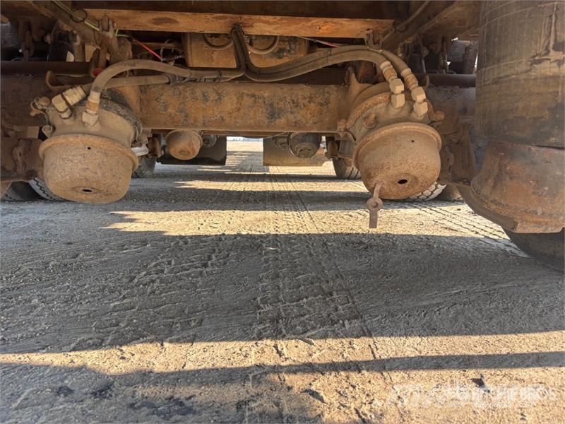 Matrixx 55 ft Tri/A Folding Neck Trailer Низкорамные прицепы