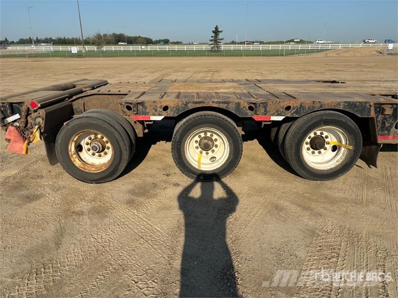 Matrixx 55 ft Tri/A Folding Neck Trailer Низкорамные прицепы
