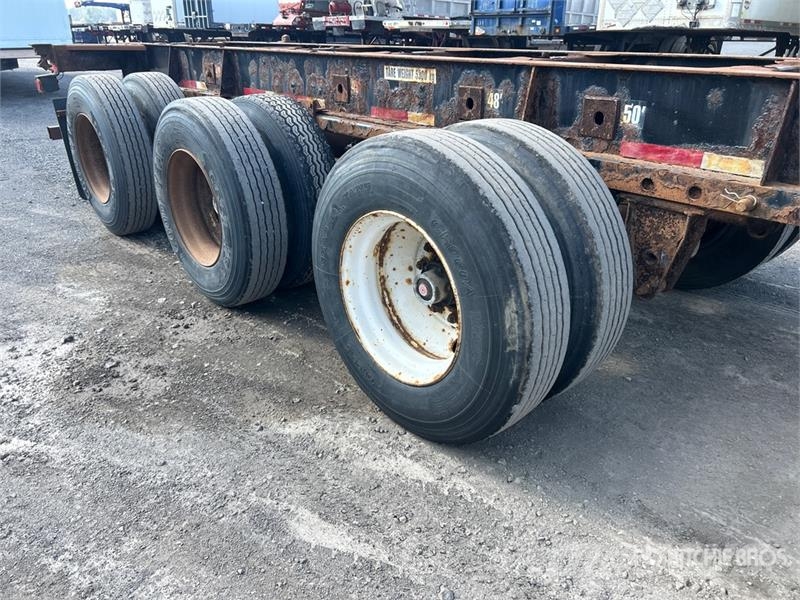 Max Atlas 40 ft Tri/A Extendable Container Trailer Containerhenger