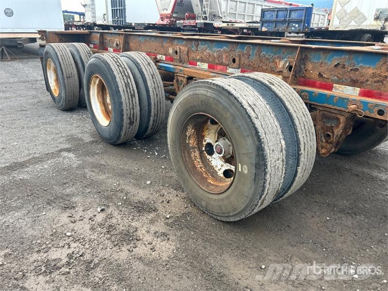 Max Atlas Tri/A Extendable Container Trailer Kontajnerové prívesy
