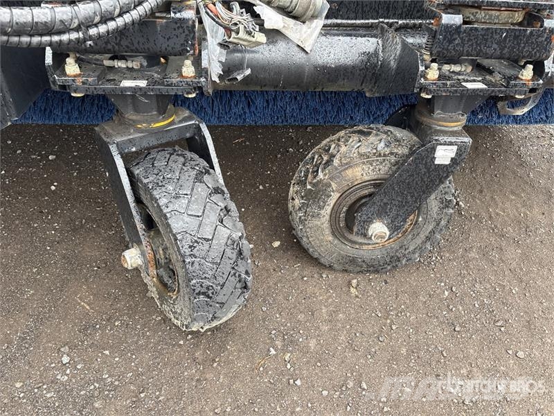  MB 218 in Hydraulic Broom Attachment فرش