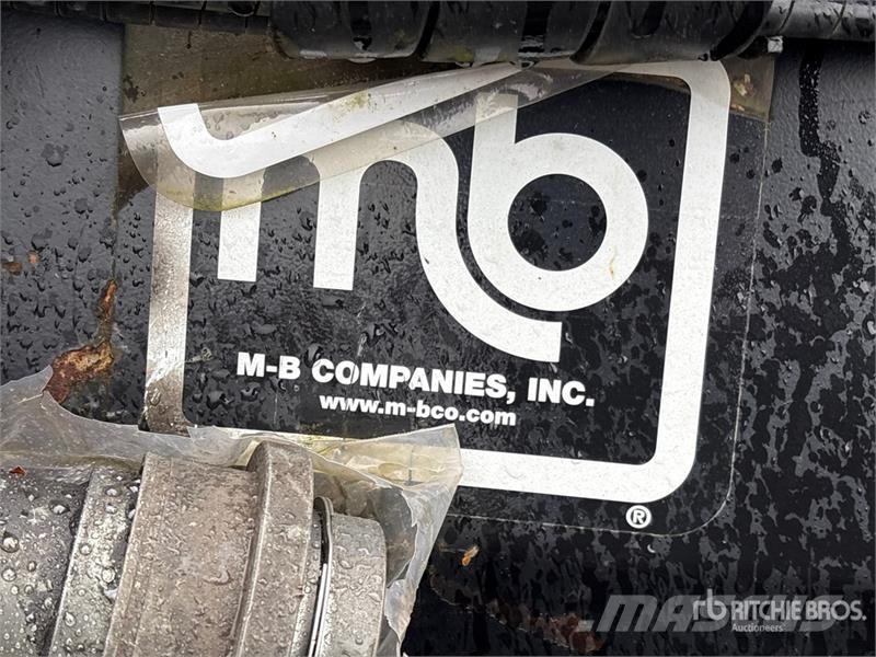  MB 218 in Hydraulic Broom Attachment فرش