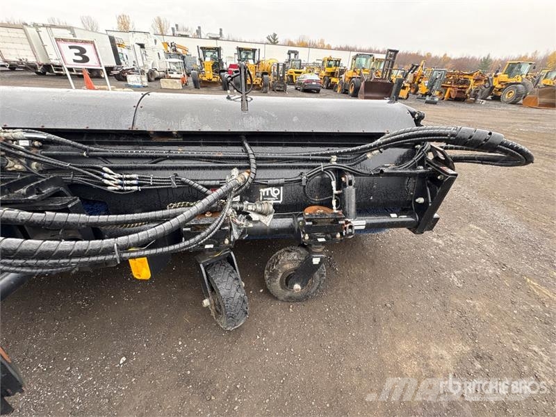 MB Crusher 218 in Hydraulic Broom Attachment فرش