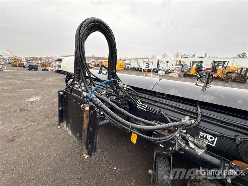 MB Crusher 218 in Hydraulic Broom Attachment فرش