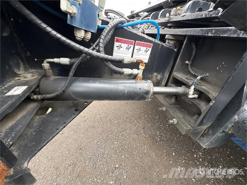 MB Crusher 218 in Hydraulic Broom Attachment فرش