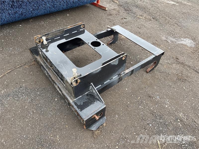 MB Crusher 218 in Hydraulic Broom Attachment فرش