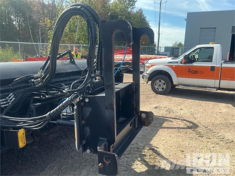 MB Trac Companies Inc 180 in Sweeper Attachment Četke