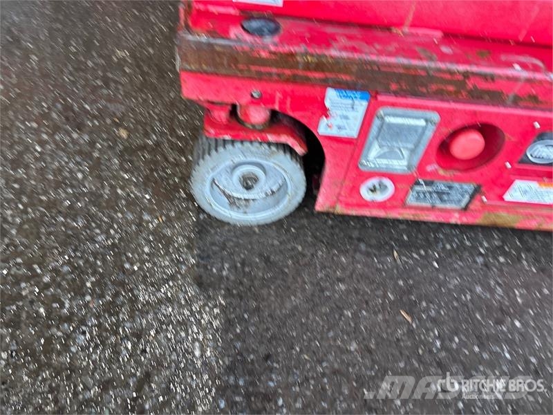 MEC Micro 19 Electric Scissor Lift Saxlifte