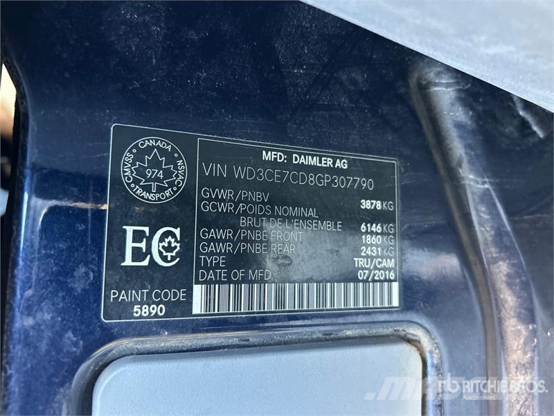 Mercedes-Benz 2500 大型面包车