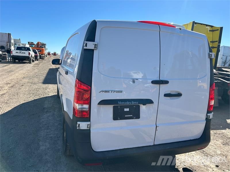 Mercedes-Benz Metris Cargo Van 廂式貨物運輸車