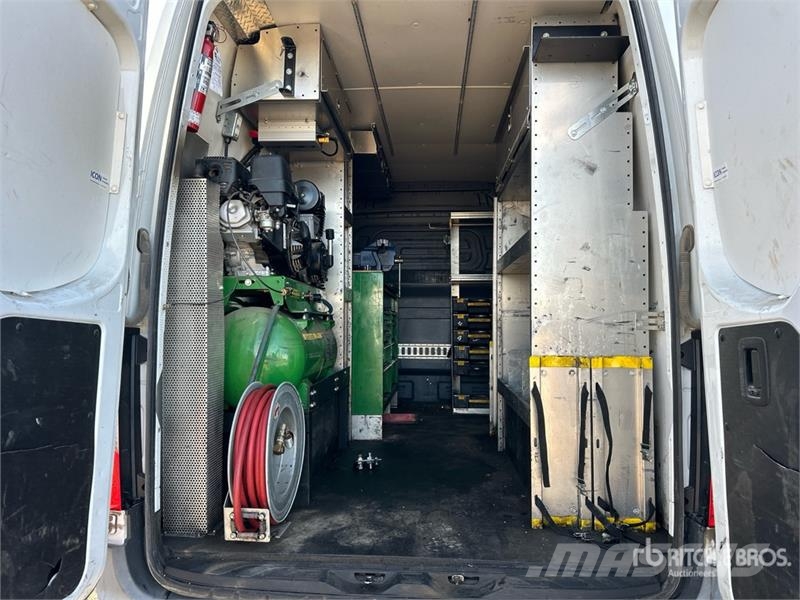 Mercedes-Benz Sprinter 3500 XD 4x2 Utility Truck 皮卡车