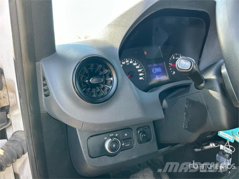 Mercedes-Benz Sprinter 3500 XD 4x2 Utility Truck 皮卡车