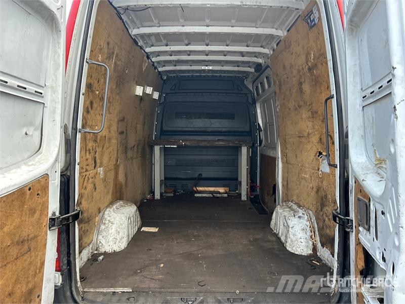 Mercedes-Benz Sprinter 2500 Cargo Van Dostavna vozila / kombiji