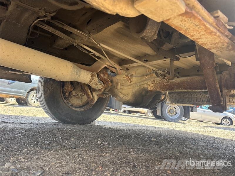 Mercedes-Benz SPRINTER 2500 11 Passenger Van (Inoperable) 大型面包车