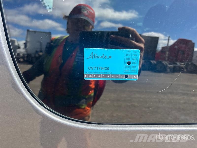Mercedes-Benz SPRINTER 2500 11 Passenger Van (Inoperable) 大型面包车
