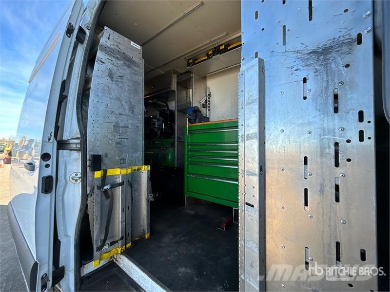 Mercedes-Benz Sprinter 3500 XD 4x2 Utility Truck 皮卡车