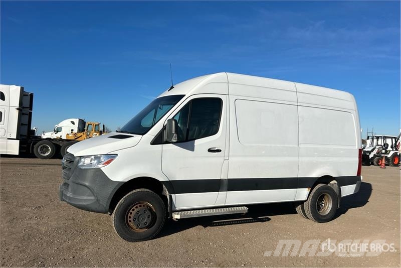 Mercedes-Benz Sprinter 3500 XD 4x2 Utility Truck 皮卡车
