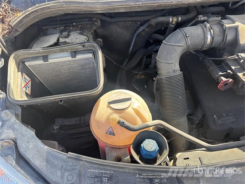 Mercedes-Benz SPRINTER 2500 11 Passenger Van (Inoperable) 大型面包车