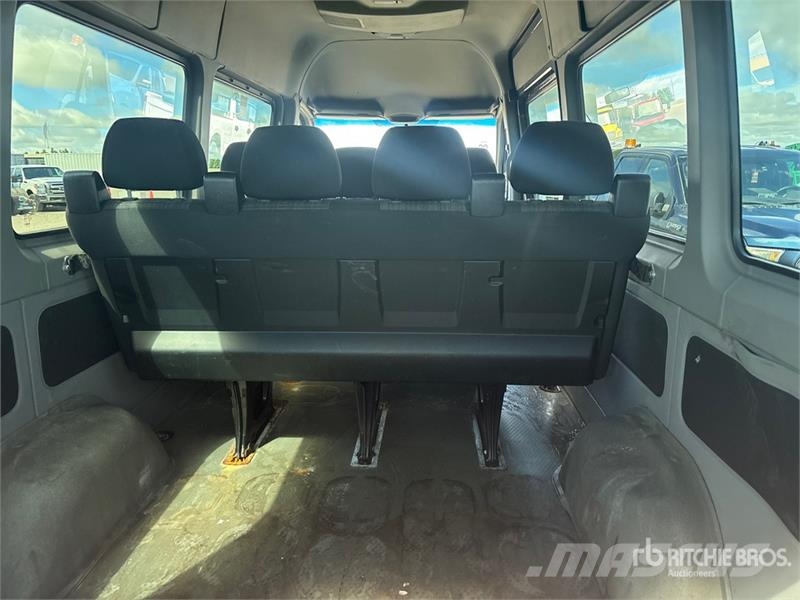 Mercedes-Benz SPRINTER 2500 11 Passenger Van (Inoperable) 大型面包车
