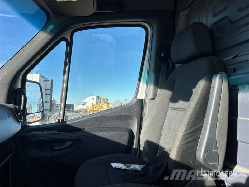 Mercedes-Benz Sprinter 3500 XD 4x2 Utility Truck 皮卡车