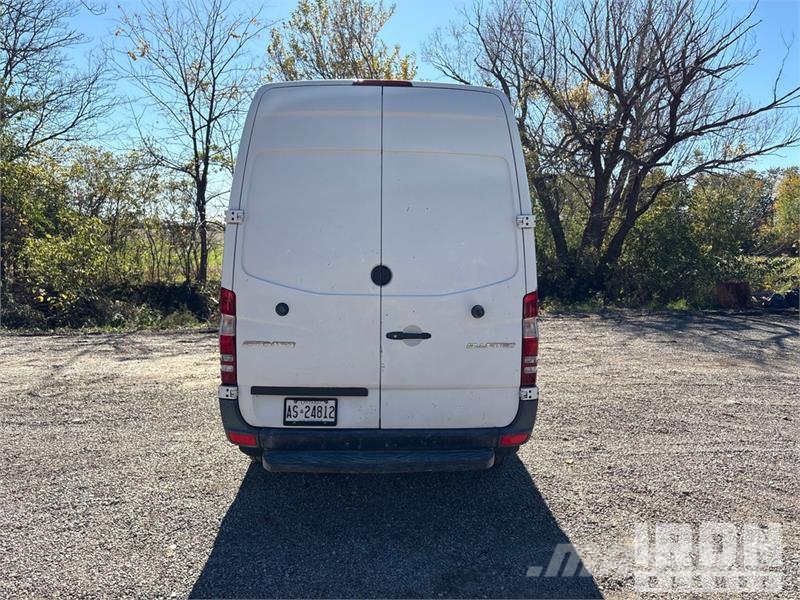 Mercedes-Benz Sprinter 2500 S/A Cargo Van Dostavna vozila / kombiji