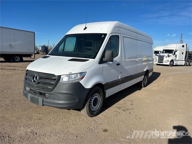 Mercedes-Benz Sprinter 2500 Cargo Van 大型面包车