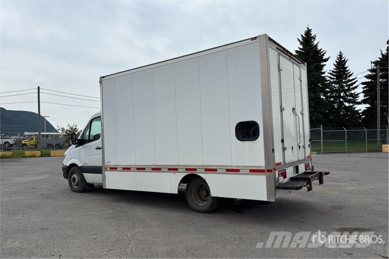 Mercedes-Benz Sprinter 3500 4x2 Utility Truck ピックアップ/ドロップサイド