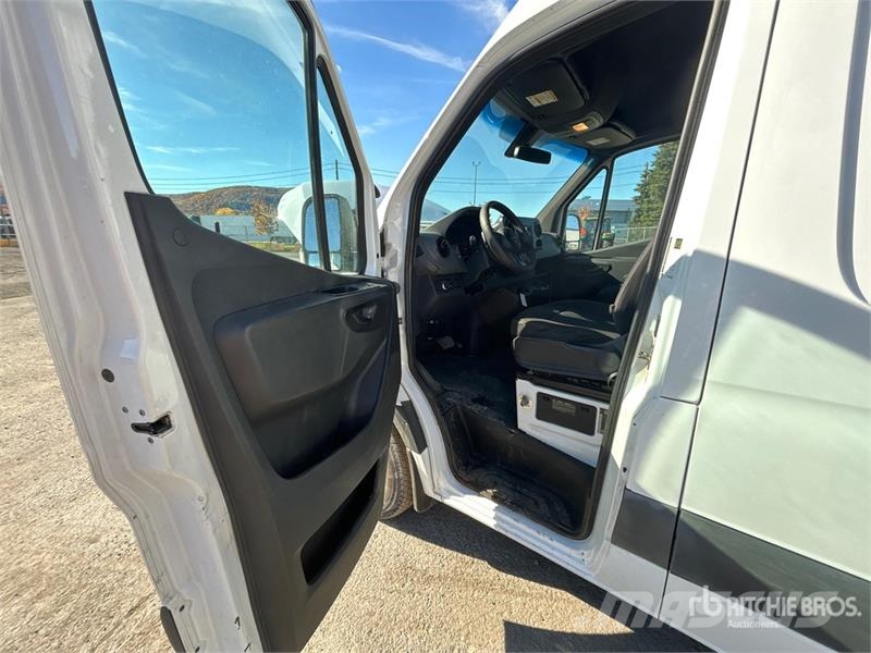Mercedes-Benz Sprinter 3500 Cargo Van Lieferwagen