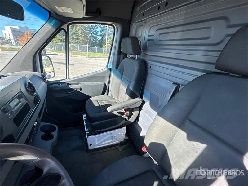 Mercedes-Benz Sprinter 3500 Cargo Van Lieferwagen