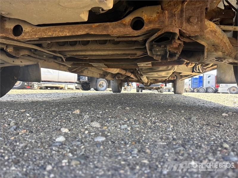 Mercedes-Benz SPRINTER 2500 11 Passenger Van (Inoperable) 大型面包车
