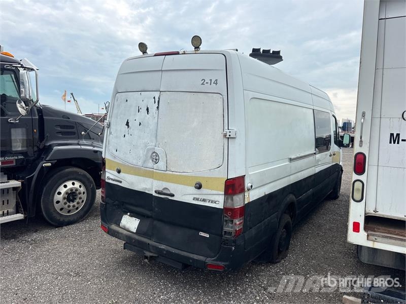 Mercedes-Benz Sprinter 2500 Cargo Van Dostavna vozila / kombiji