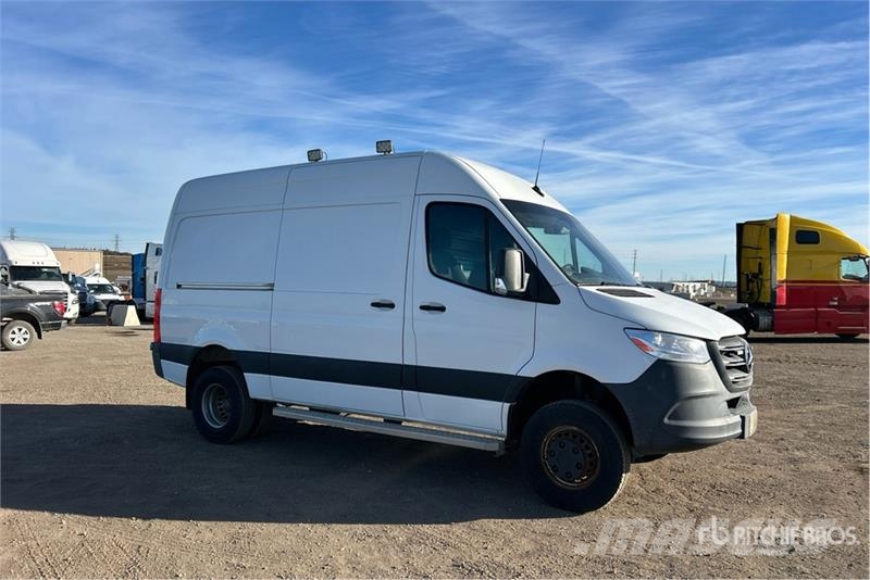 Mercedes-Benz Sprinter 3500 XD 4x2 Utility Truck 皮卡车