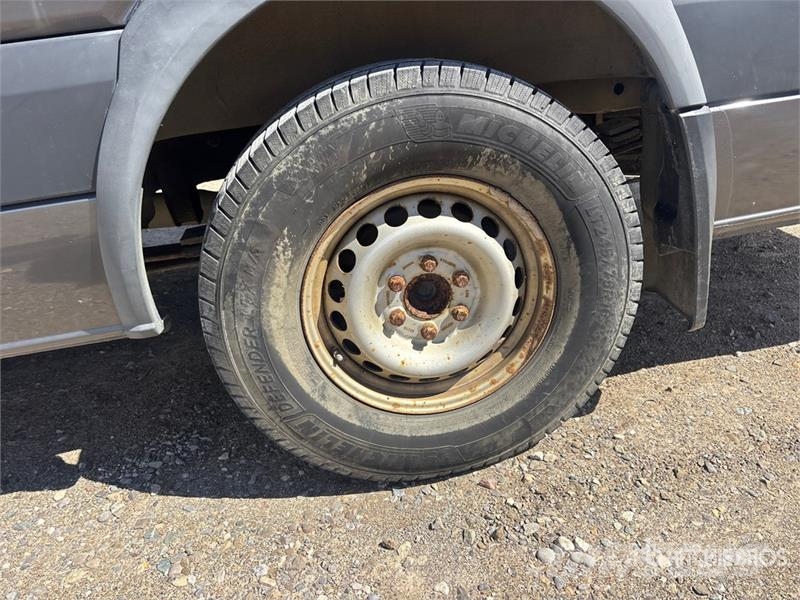 Mercedes-Benz SPRINTER 2500 11 Passenger Van (Inoperable) 大型面包车