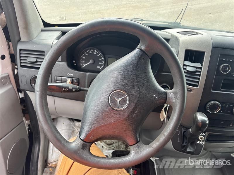 Mercedes-Benz Sprinter 2500 Cargo Van Dostavna vozila / kombiji